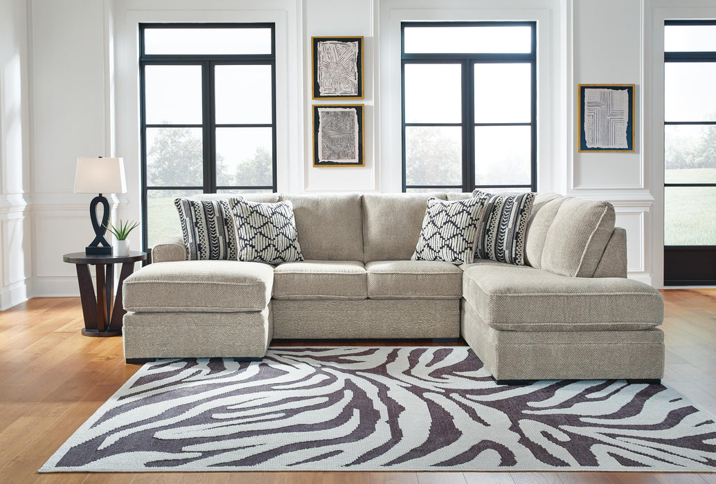 Calnita Sectional with Chaise - Furniture 2 Go- FL