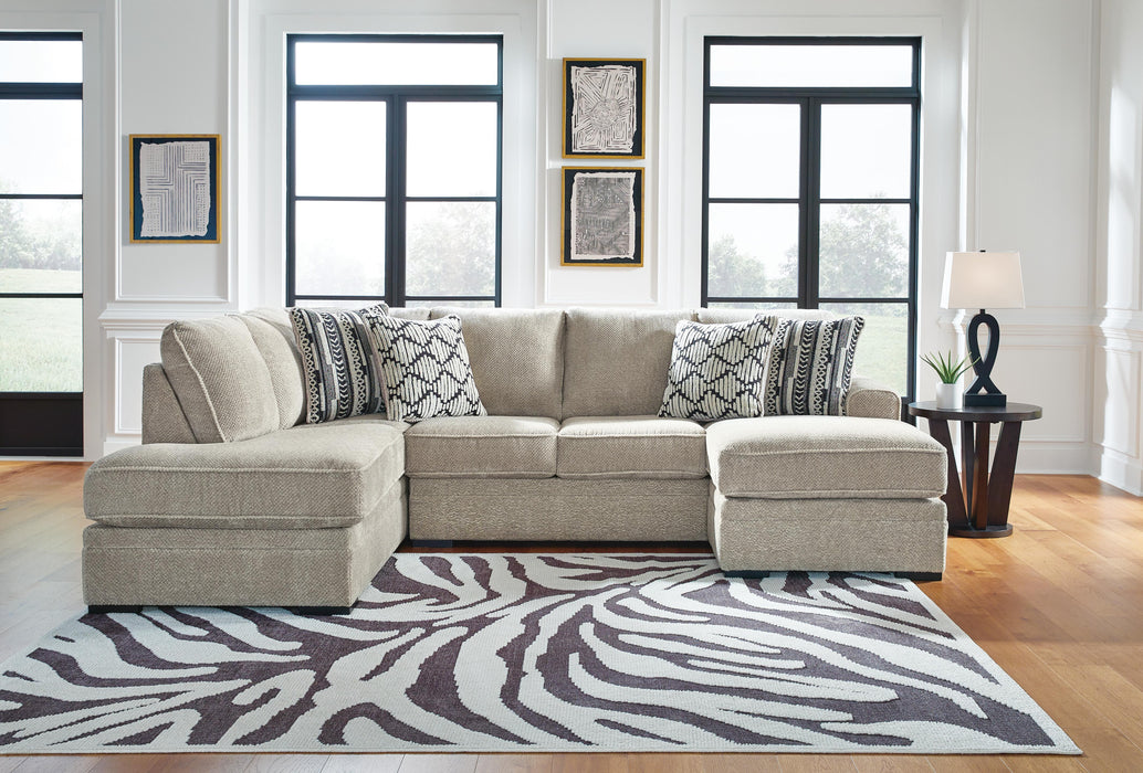 Calnita Sectional with Chaise - Furniture 2 Go- FL