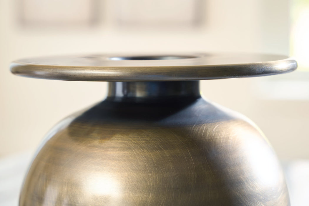 Fedorleigh Vase - Furniture 2 Go- FL