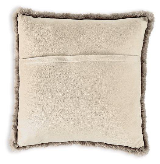 Gariland Pillow